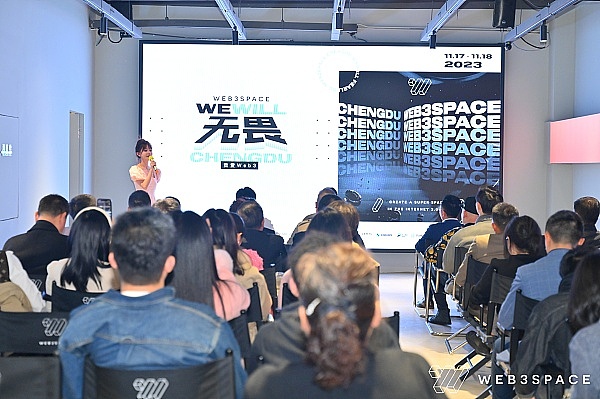 疯狂的一周：比特币热潮未减，AI巨头高层地震